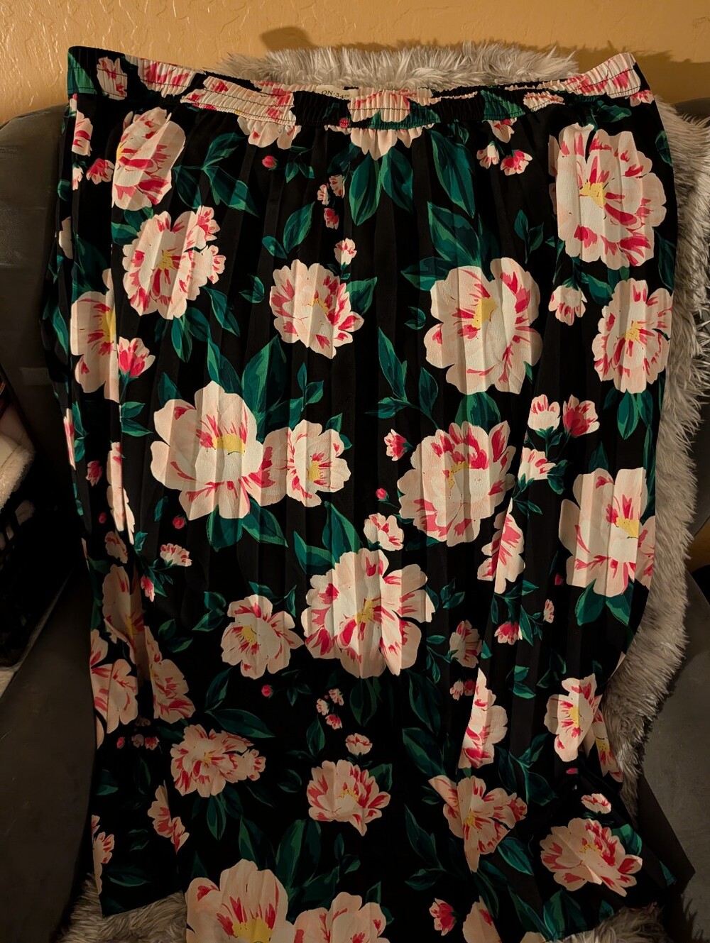 Black Floral Pleated Maxi Skirt - Cream & Green Bloom